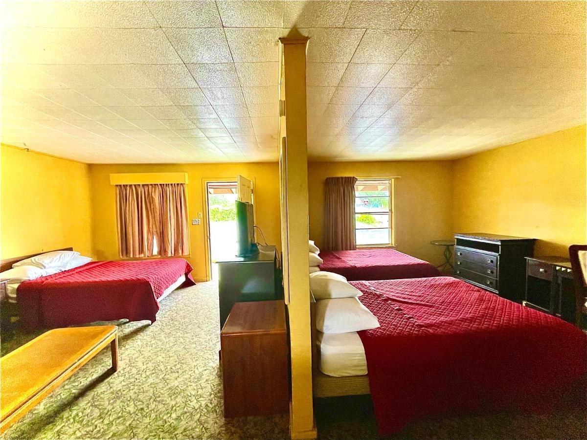 ארנזאס פאס Tropic Motel מראה חיצוני תמונה