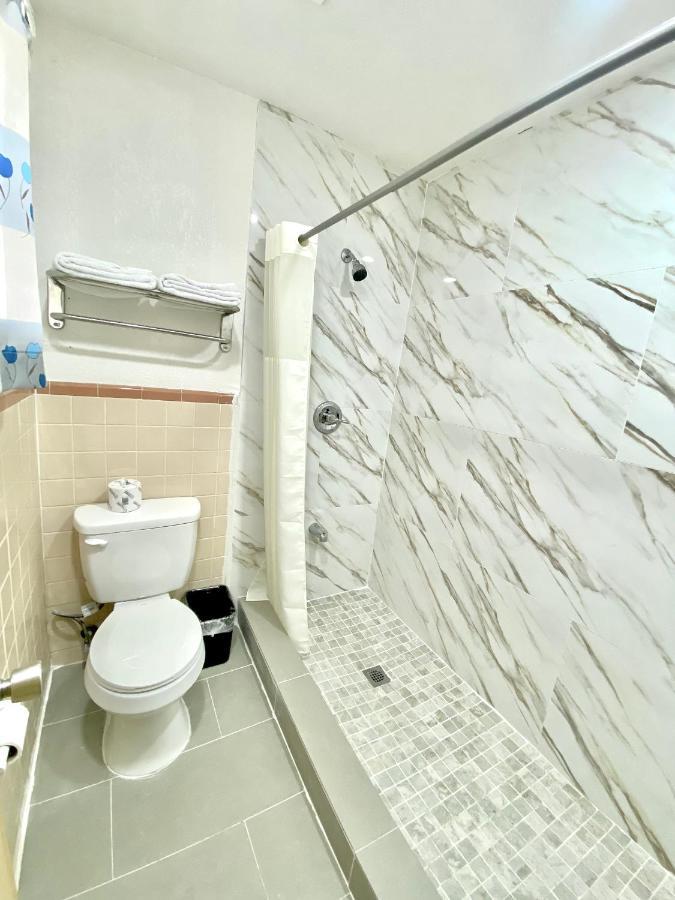 ארנזאס פאס Tropic Motel מראה חיצוני תמונה