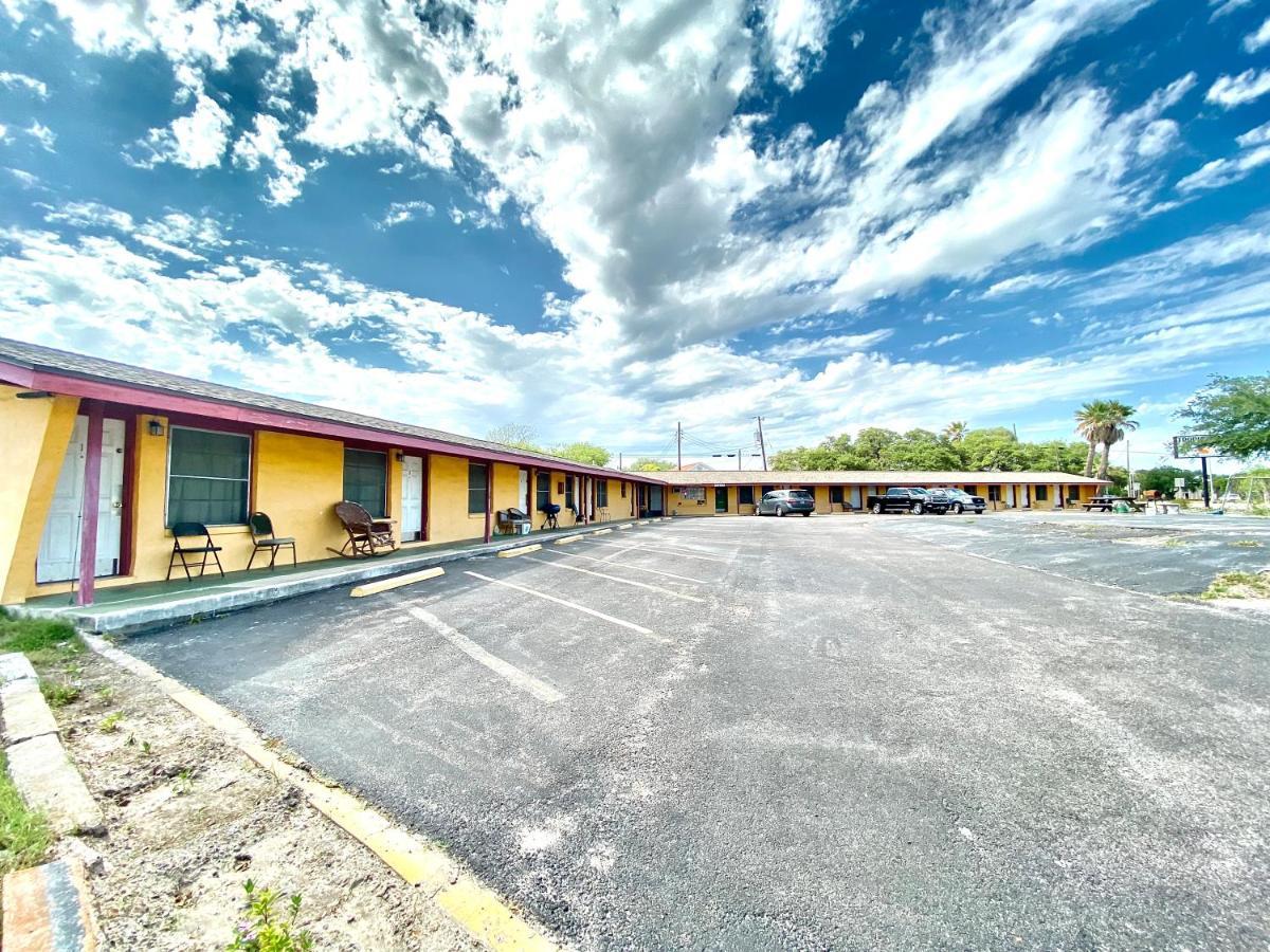 ארנזאס פאס Tropic Motel מראה חיצוני תמונה