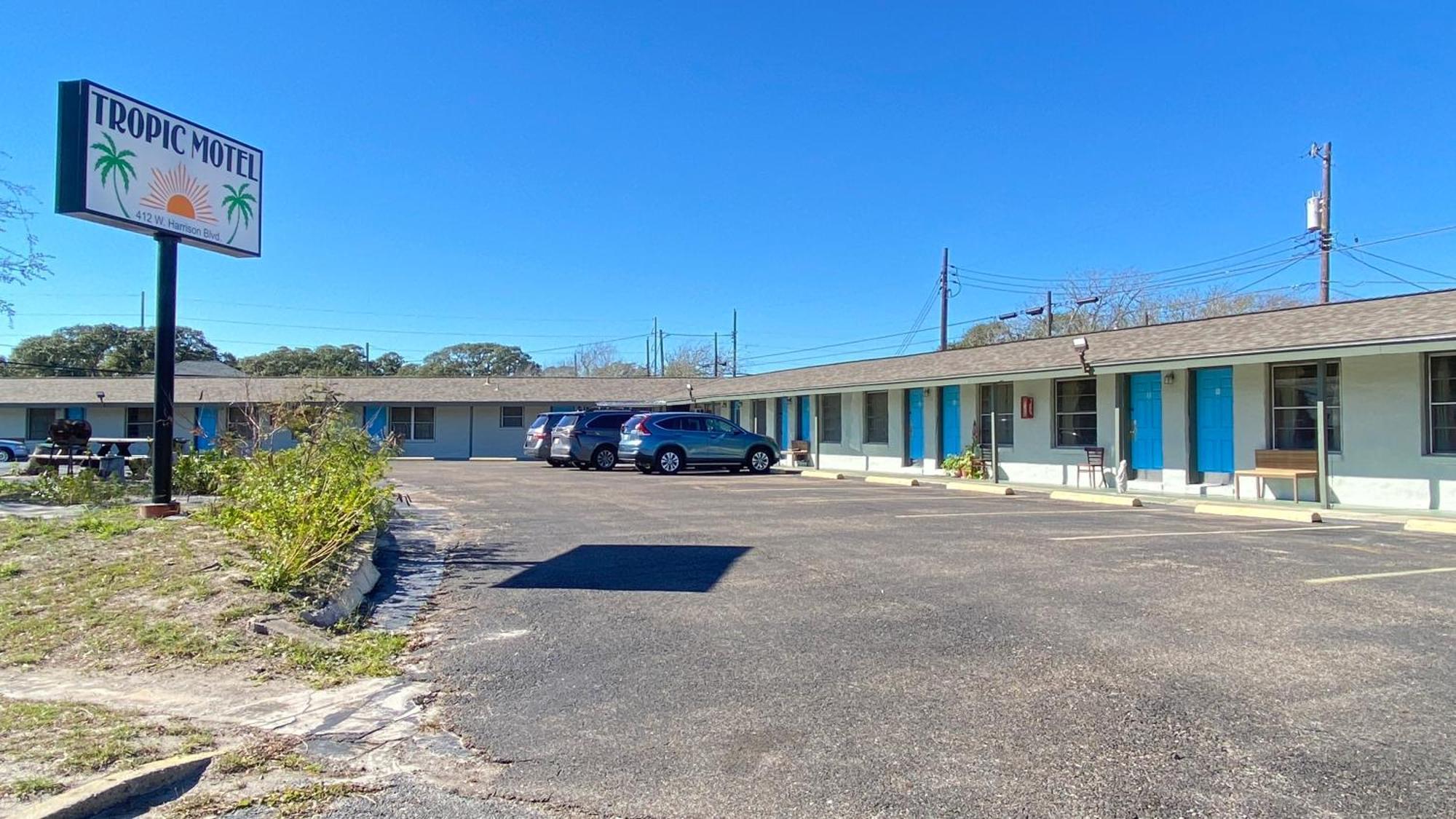 ארנזאס פאס Tropic Motel מראה חיצוני תמונה