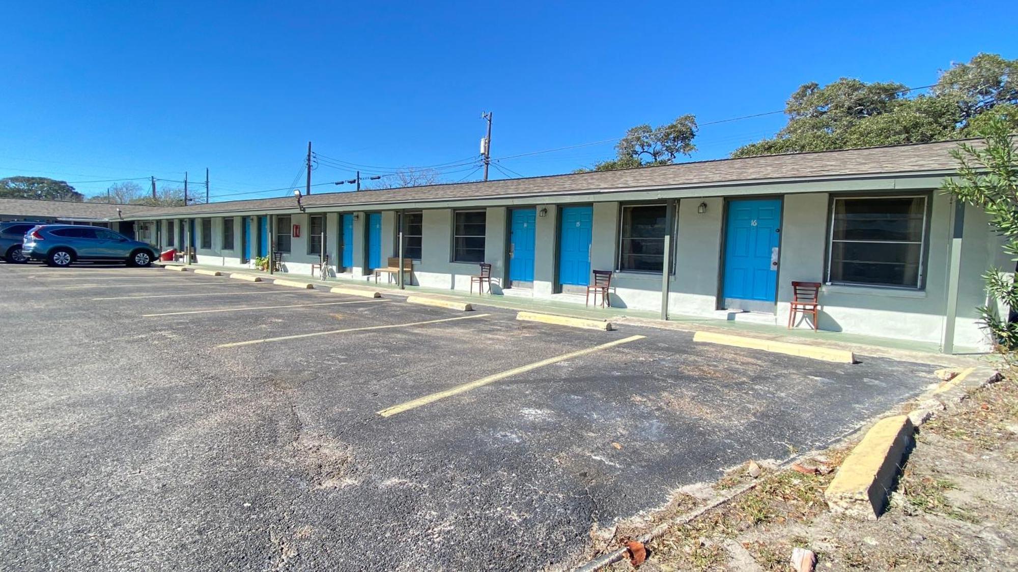 ארנזאס פאס Tropic Motel מראה חיצוני תמונה