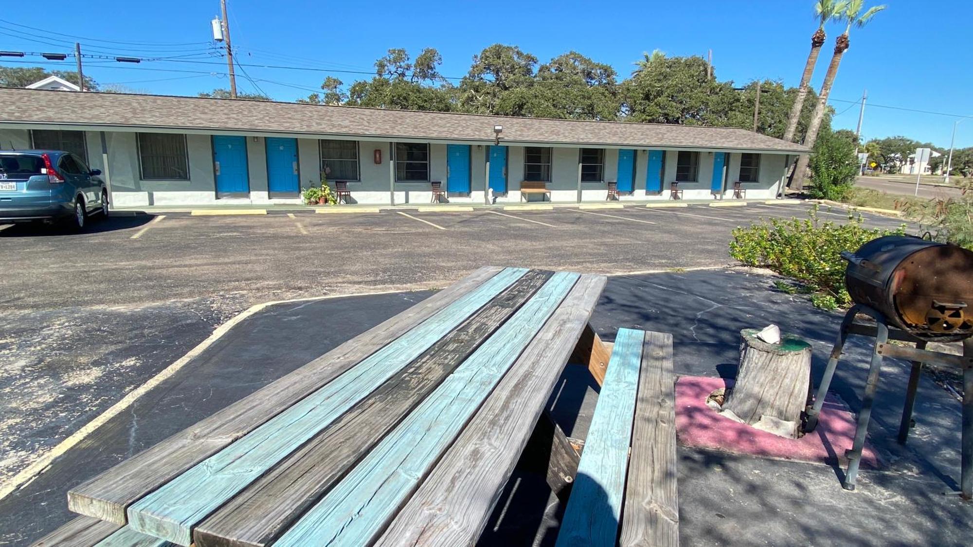 ארנזאס פאס Tropic Motel מראה חיצוני תמונה