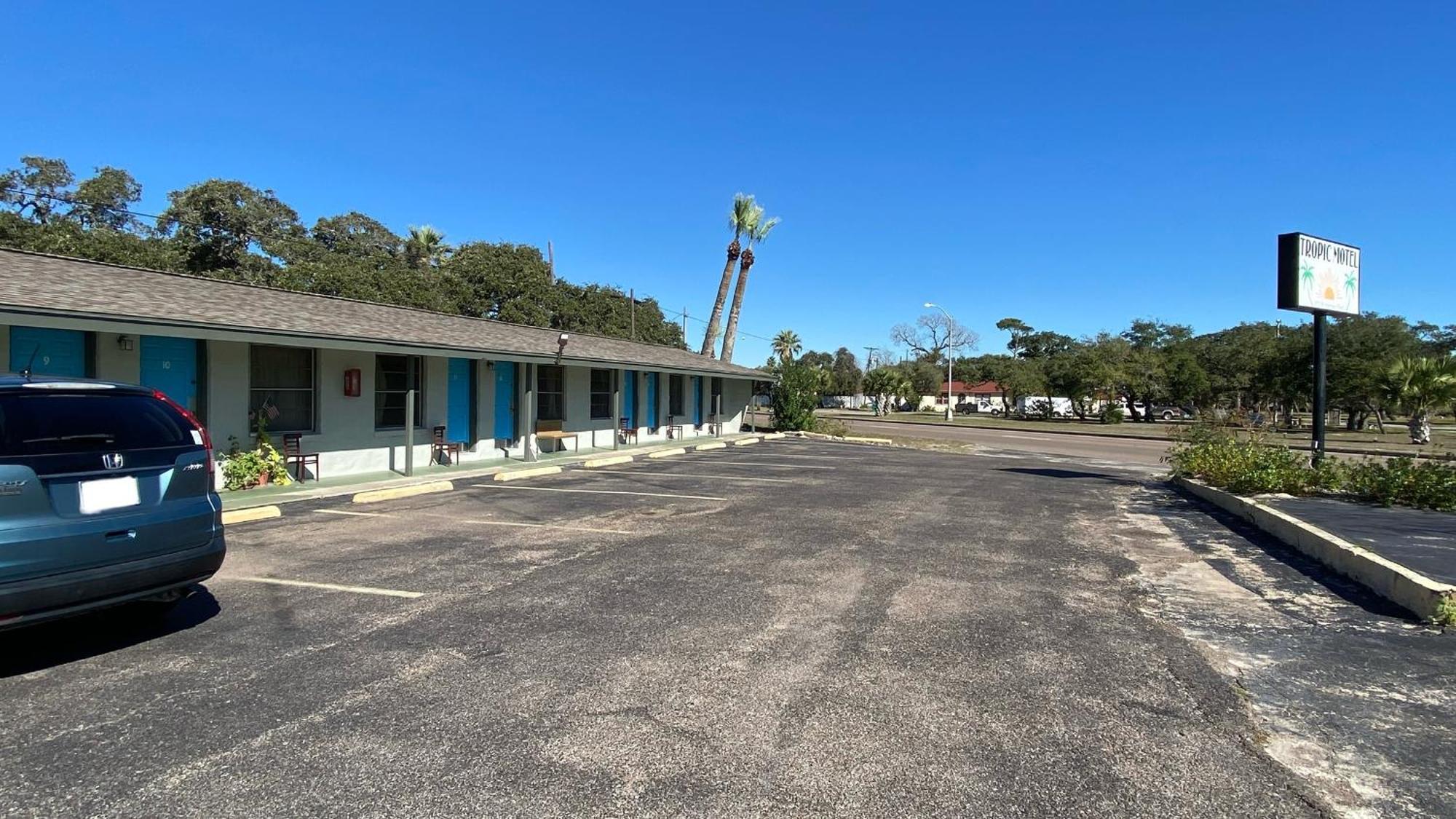 ארנזאס פאס Tropic Motel מראה חיצוני תמונה